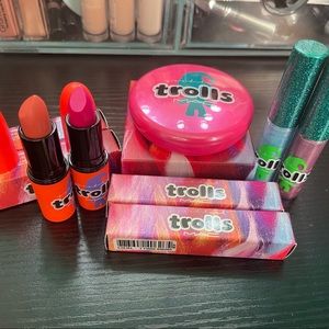 MAC x Trolls Collection Bundle